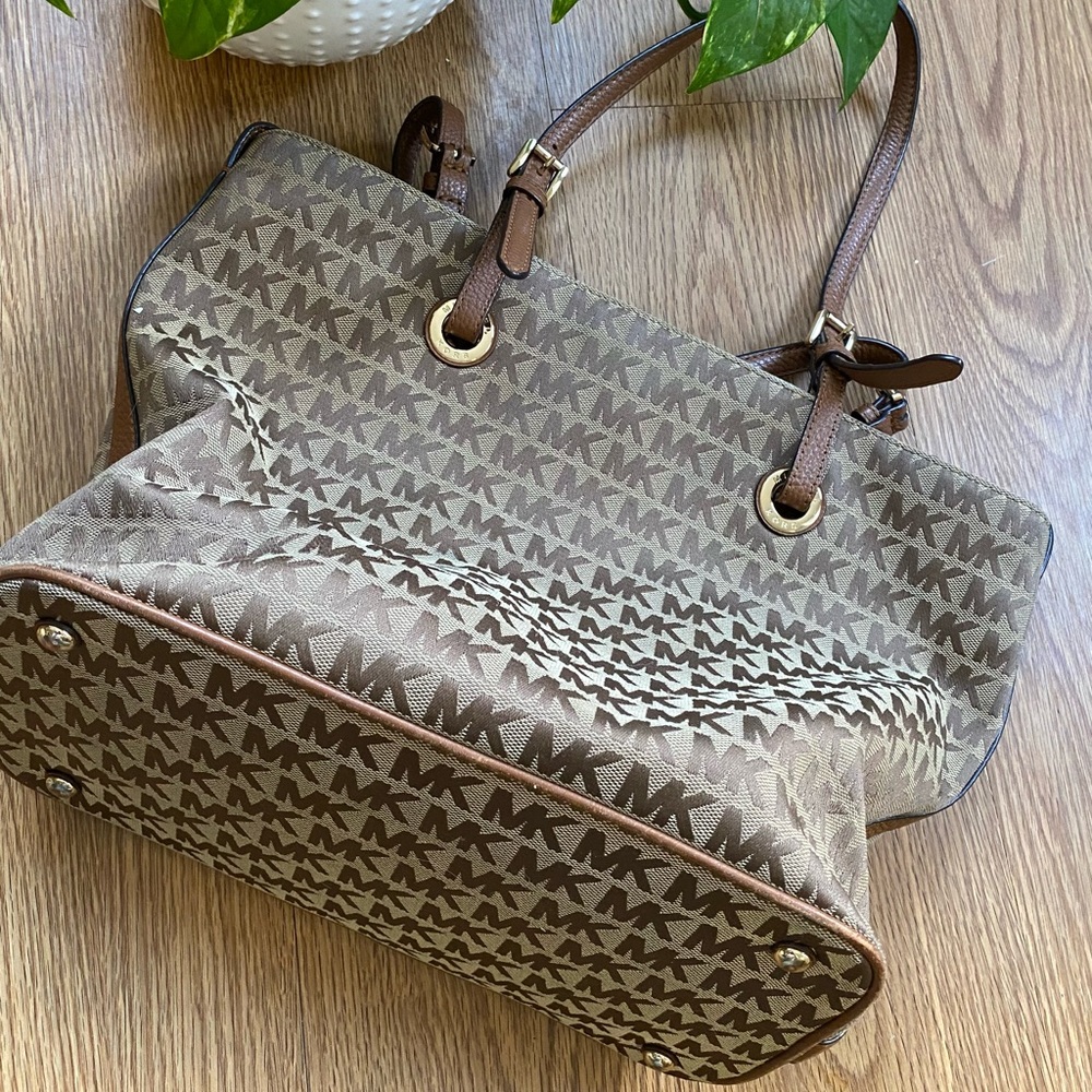 Authentic Michael Kors Purse Shoulder Bag